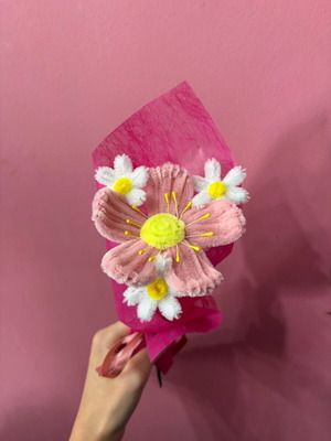 Bouquet with pink anemone and 3 small daisies handmade with pipe cleaner