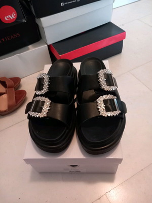 BSB sandals black with silver buckle like new, size 37
