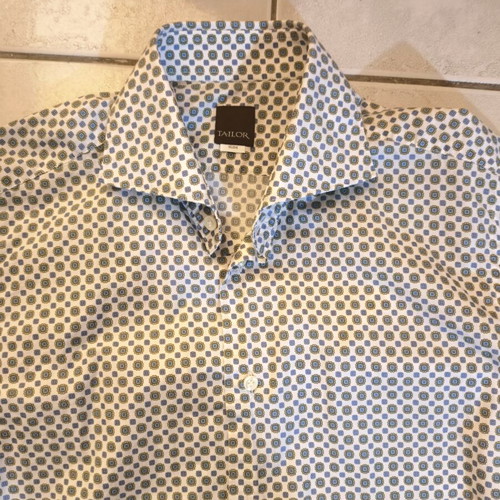 Shirt white with pattern No medium slim like new