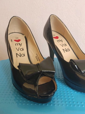 Patent leather shoes used, black, size 38, with platform