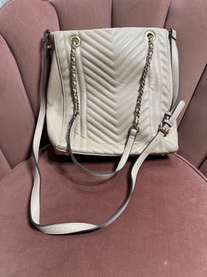 Shoulder bag pink nude like new, large with zipper and clip