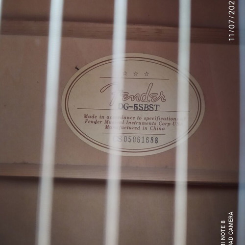 Fender DG 5SBST acoustic guitar used, excellent condition