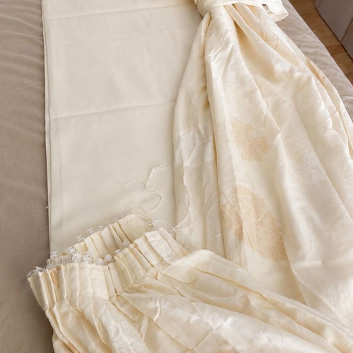 Curtains set of 4 like new, ready to hang, balcony and window