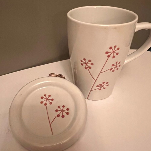 Porcelain mug with lid new 250 ml