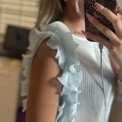 Zara pleated blouse with ruffles XL, like new, light blue mint