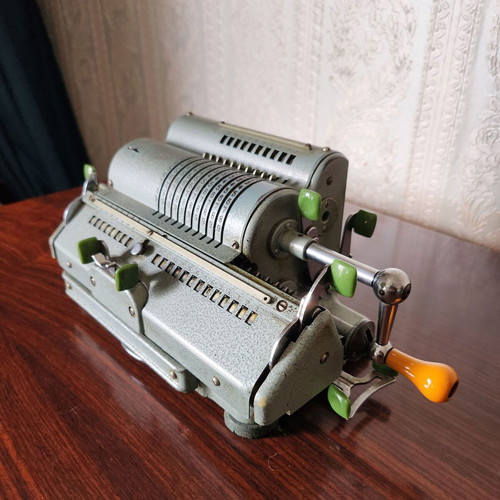 Schubert Rastatt mechanical calculator like new, made in Germany