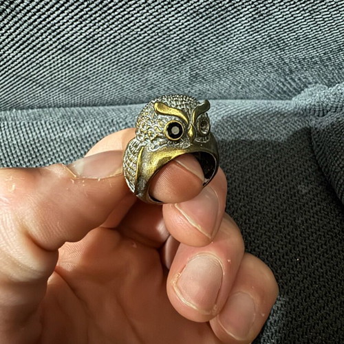 Owl ring used, missing one eye