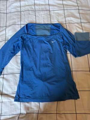 Nike Fit Dry μπλούζα με μακριά μανίκια, σαν καινούργια, μέγεθος S, μπλε