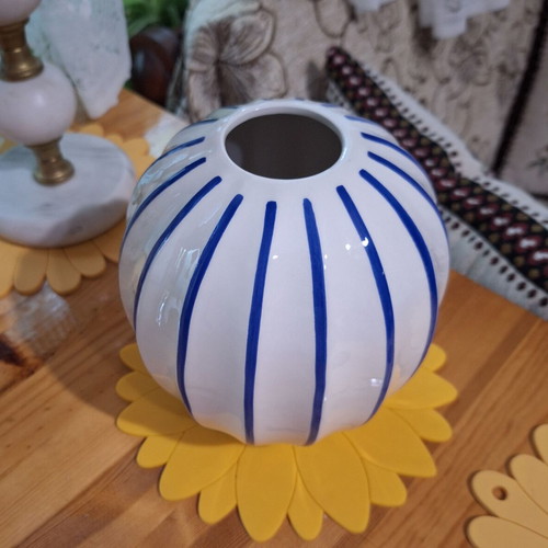 Polish porcelain vase new, 16 cm high, 15 cm diameter