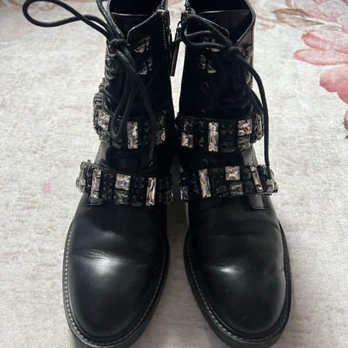 Zara women's black boots with decorative stones and buckles used, size 39