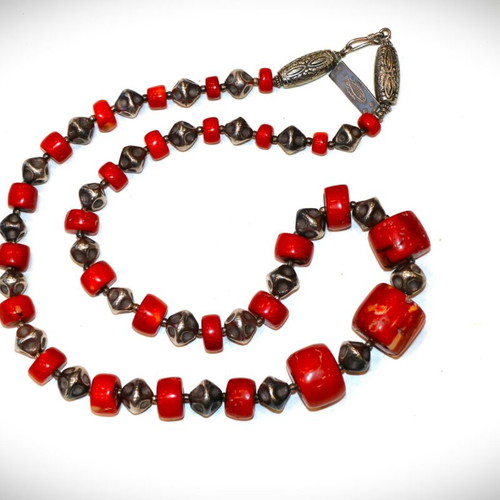 Long necklace with genuine red coral and sterling silver 925 new