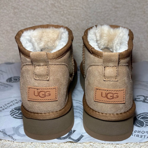 UGG Mini Platform Boots new, chestnut