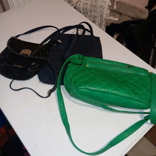 Shoulder bags like new, black and green