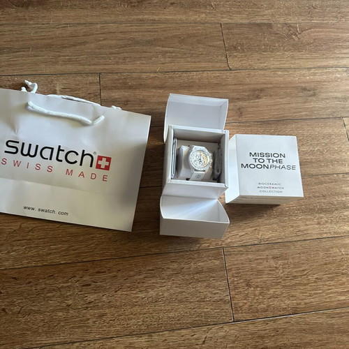 Omega x Swatch Bioceramic MoonSwatch Mission to the Moonphase White Edition new