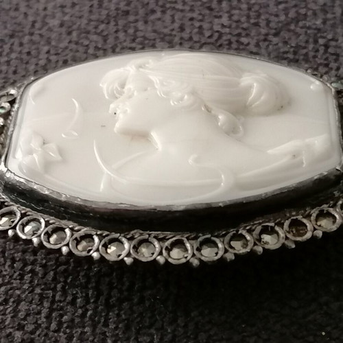 Cameo brooch used, vintage 5x4cm