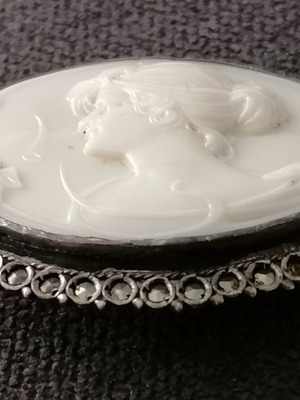 Cameo brooch used, vintage 5x4cm
