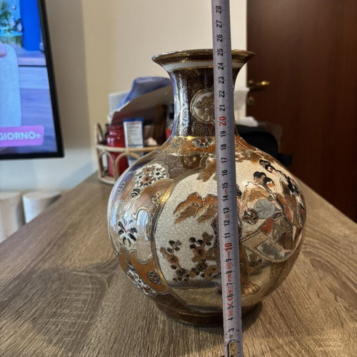 Satsuma handmade vase like new
