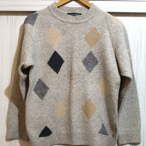 The Bostonians men's sweater used, size Medium, multicolored