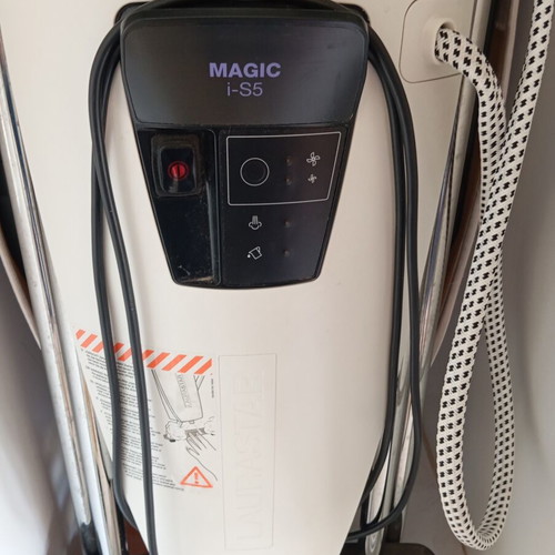 Laurastar Magic L-S5 ironing system like new