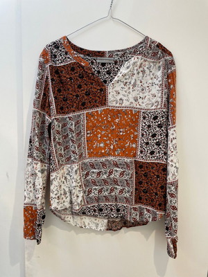 Set of 4 spring and autumn blouses like new, sizes M and L