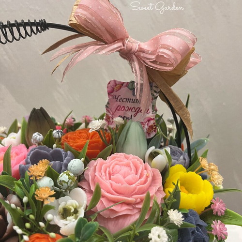 Basket with aromatic soap flowers new