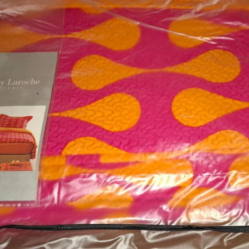 Guy Laroche Double Quilt new, Drop Fuchsia design