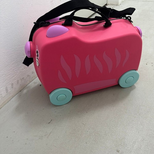 Children's suitcase new pink