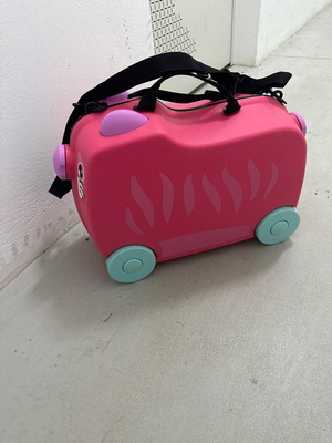 Children's suitcase new pink