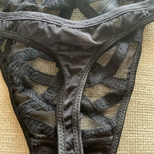 Wonderbra string black new, size small