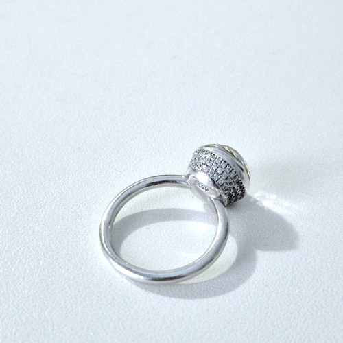 Silver ring s.95 with perimeter zircons like new