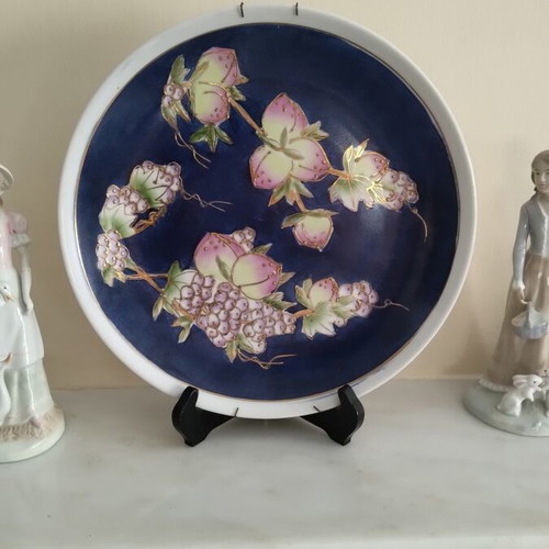 Satsuma porcelain decorative plate, cobalt blue with gold floral details