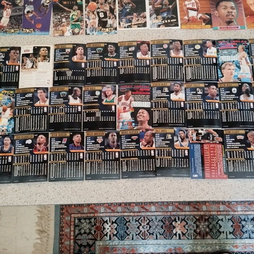 NBA cards 90s like new, pack of 220 with basketball magazines