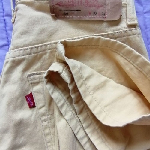 Levi's 501 men's vintage jeans W30L34 like new, light yellow