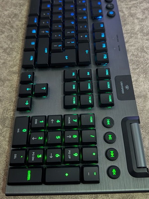 Logitech g915