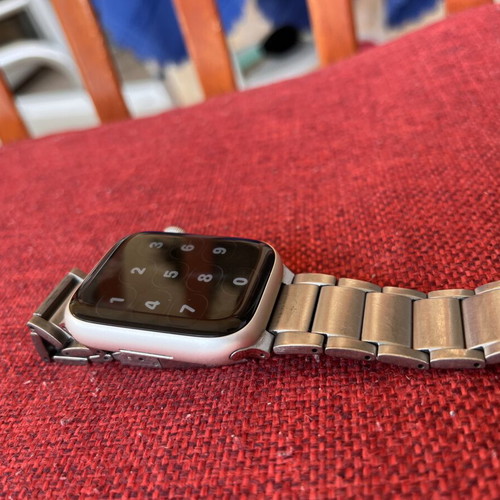 Apple Watch Series 8 GPS like new with charger