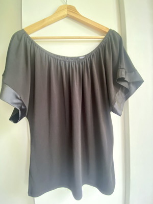 Express women's blouse black, like new, size M-L