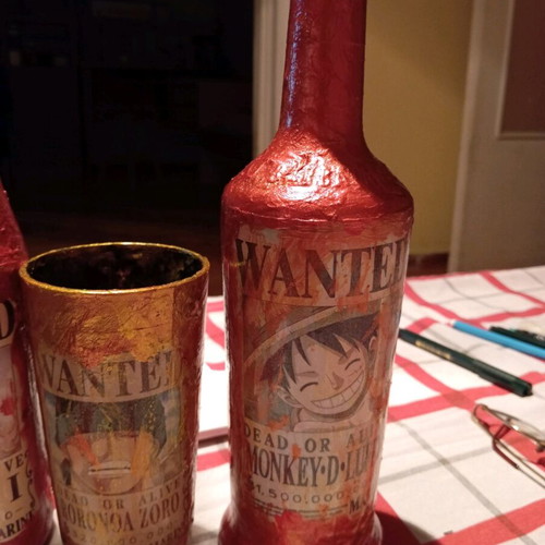 One Piece Wanted decorative bottles and glass like new