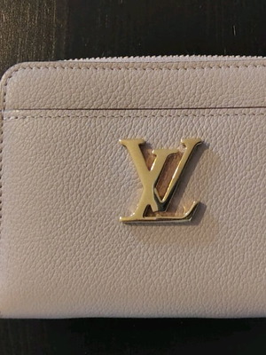 Louis Vuitton leather wallet new, beige