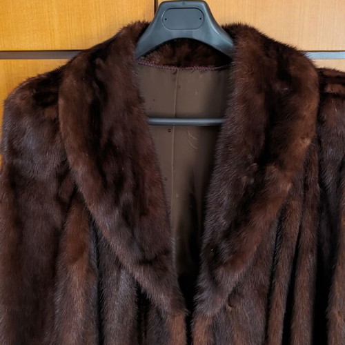 Mink Fur Coat like new, seamless design