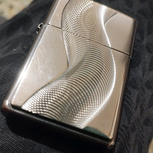 Zippo XV Twister μεταχειρισμένο με όμορφο σχέδιο