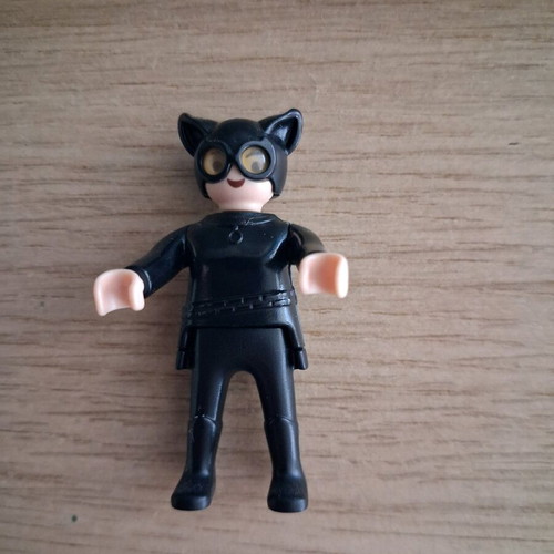 Playmobile Kinder pack of 5 with Batman, Catwoman, Green Lantern new