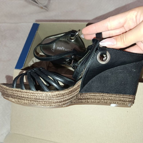 Clarks sandals size 36 like new black and beige