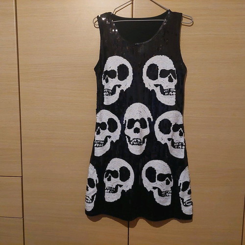 Rock dress black sequin with white skulls like new