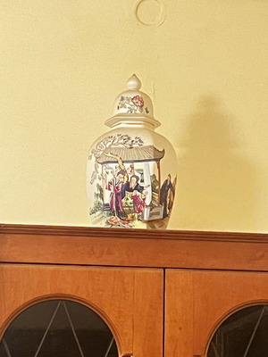 Chinese/Japanese porcelain jar vase Satsuma Famille Rose with lid