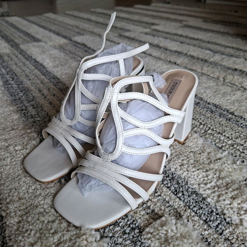 White sandals with thick heel new, unworn, size 39