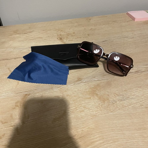 Levi's sunglasses with case and cleaning cloth