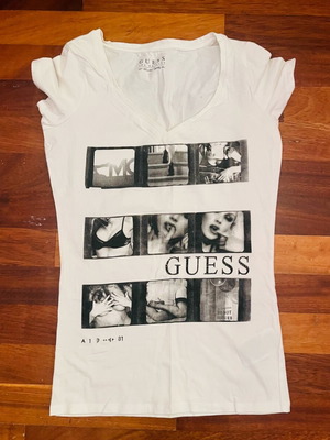 Guess t-shirt new, size M, black and white