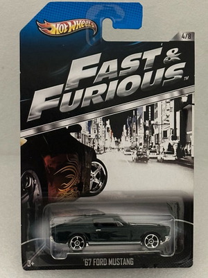 Hot Wheels '67 Ford Mustang green 2012 new
