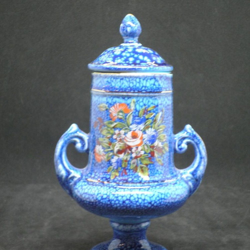 Decorative vintage Italian porcelain vase like new