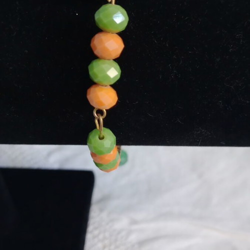Bracelet handmade with beads and stone, like new, adjustable